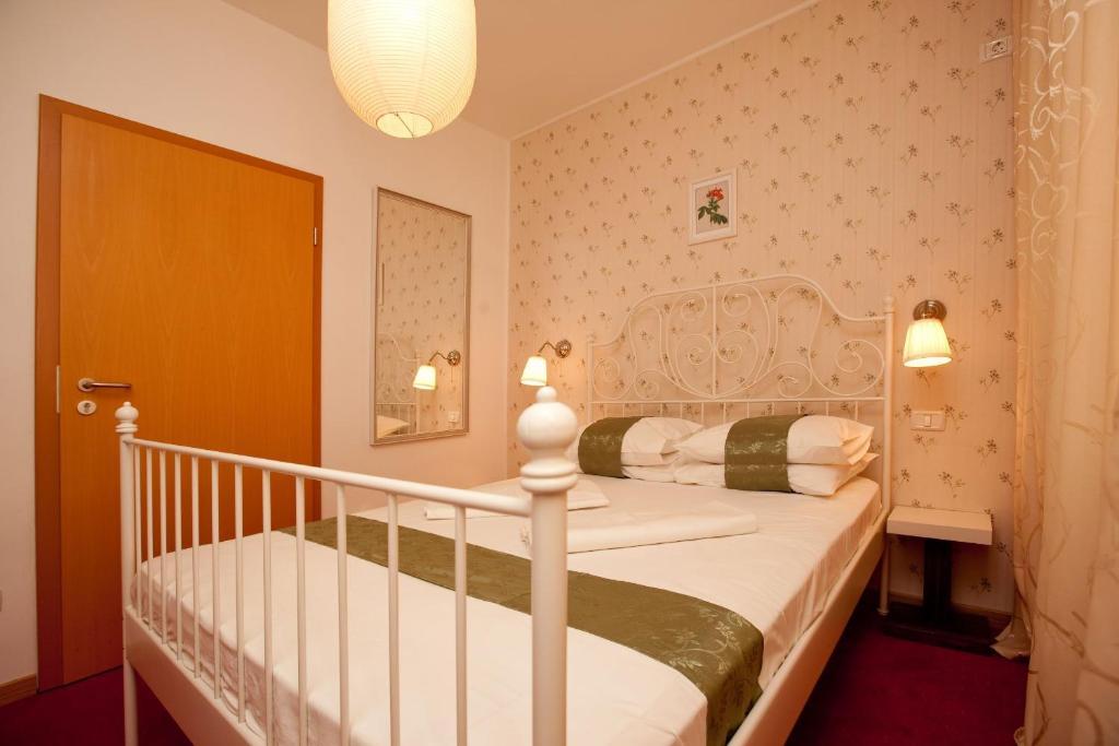 Pension Dinu Residence Timisoara Habitación foto