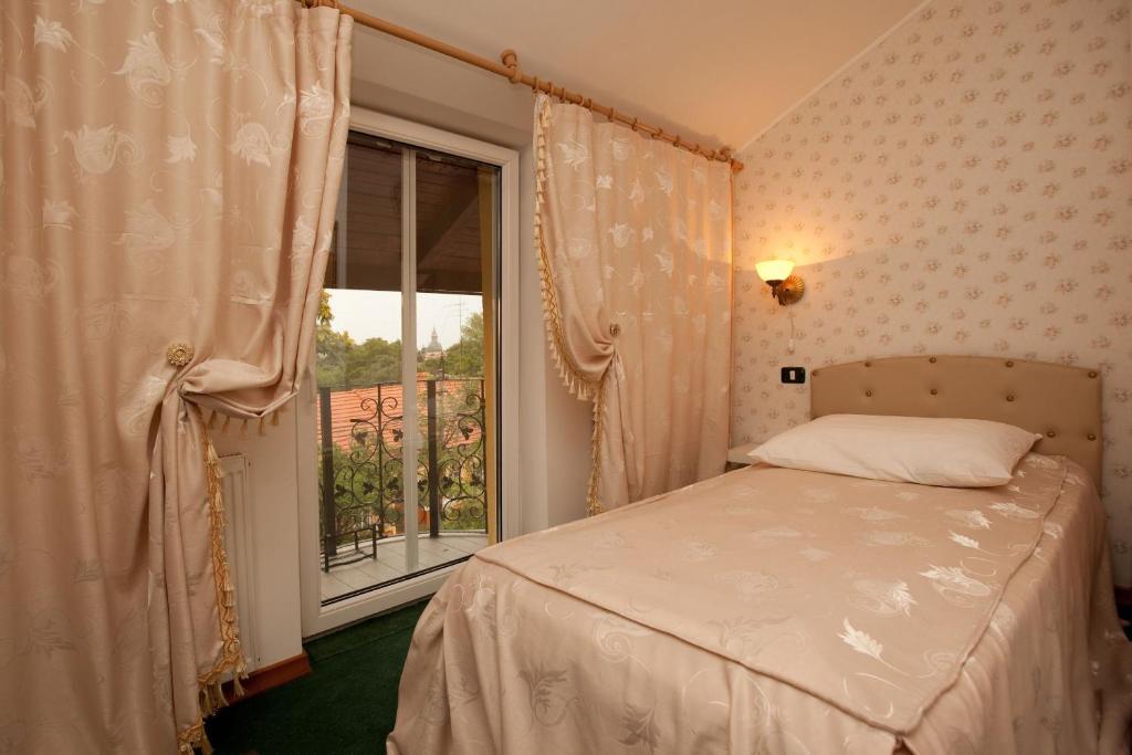 Pension Dinu Residence Timisoara Habitación foto